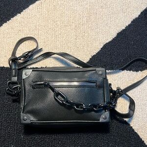 Classic Cross Body Bag